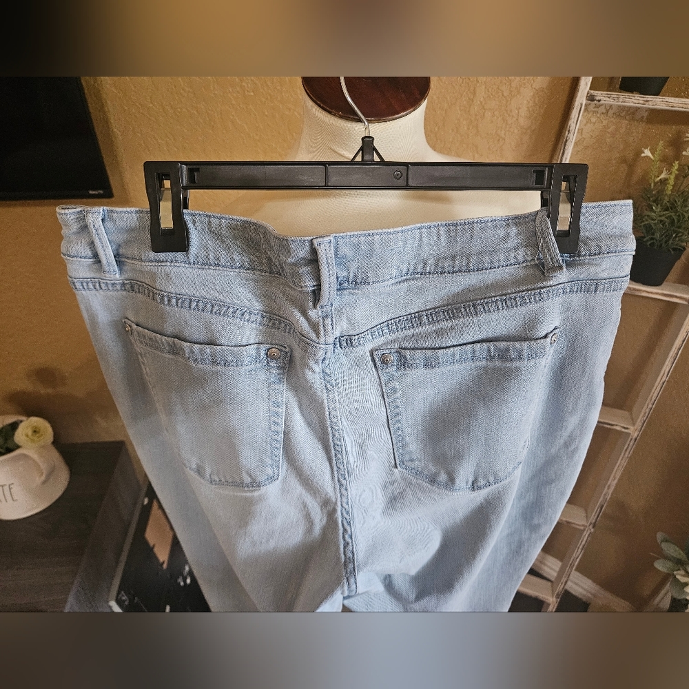 CLEARANCE!!! J.Jill Light Blue Authentic Fit Cropped Jean Size 12 - Picture 7 of 13